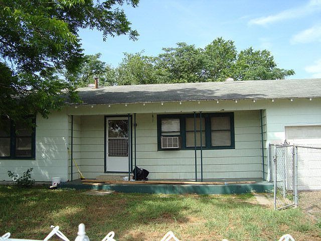 1st image of 1427 N College St