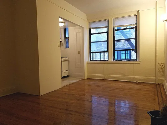 Rented by MTY Group, Inc | media 17