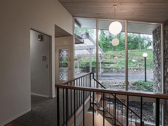 3rd image of 4834 Raeburn Ln