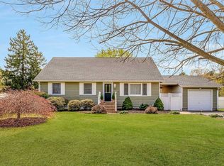86 Floral Park St, Islip Terrace, NY 11752