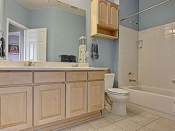 3rd image of 247 S Syracuse St