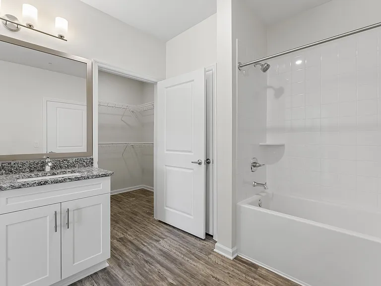 Surf Apartments — Photo 6