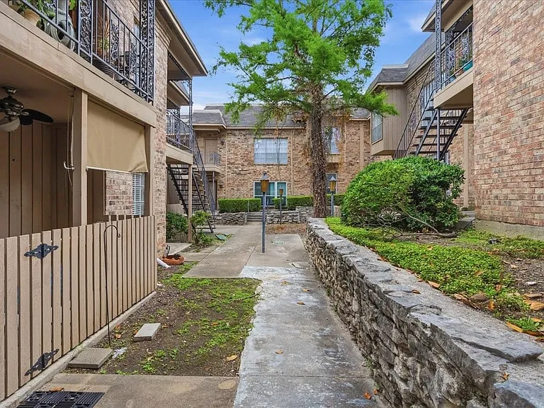 4345 Bellaire Dr S #235S — Photo 21