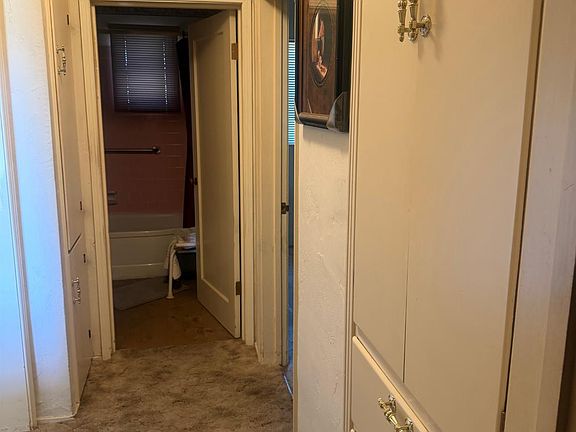 3rd image of 2960 S Elm Ave