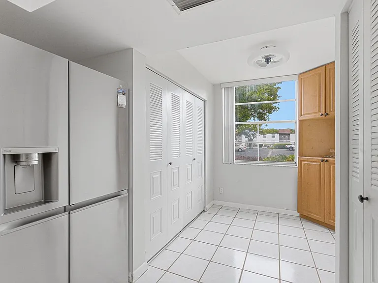 14 Willowbrook Ln #101 — Photo 6