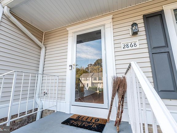 3rd image of 2868 Madeira Ct