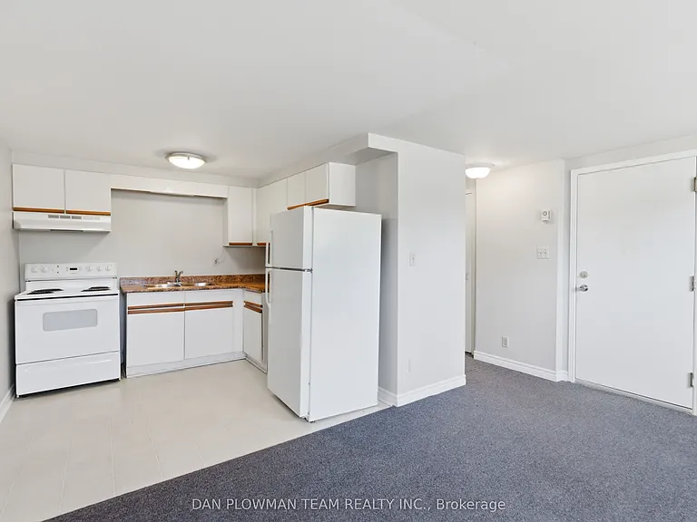 176 Nassau St #3 — Photo 2