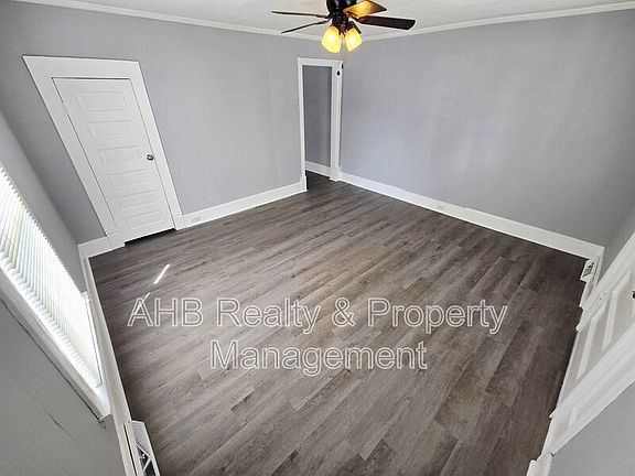 2nd image of 1016 Washington St APT A