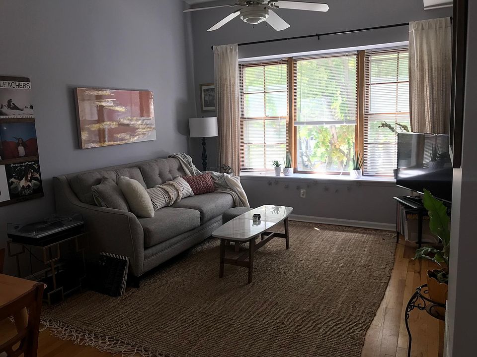 1st image of 853 N Marshfield Ave #2F