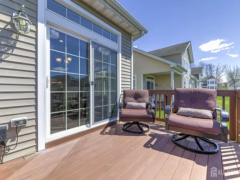 6 Michelangelo Dr S — Photo 41