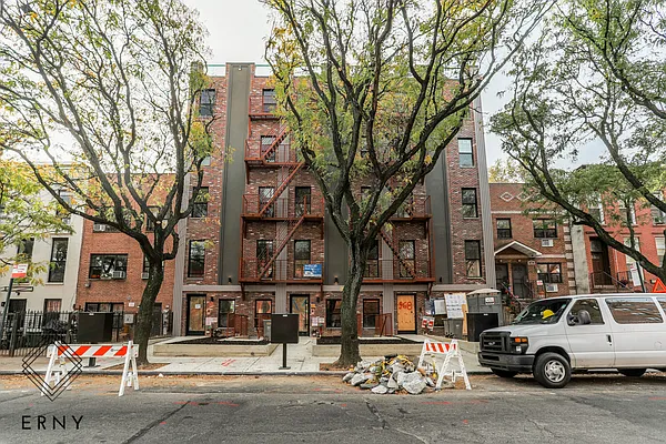 Rented by ERNY LLC | media 9