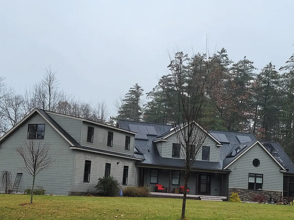 19 Metacomet Dr #2