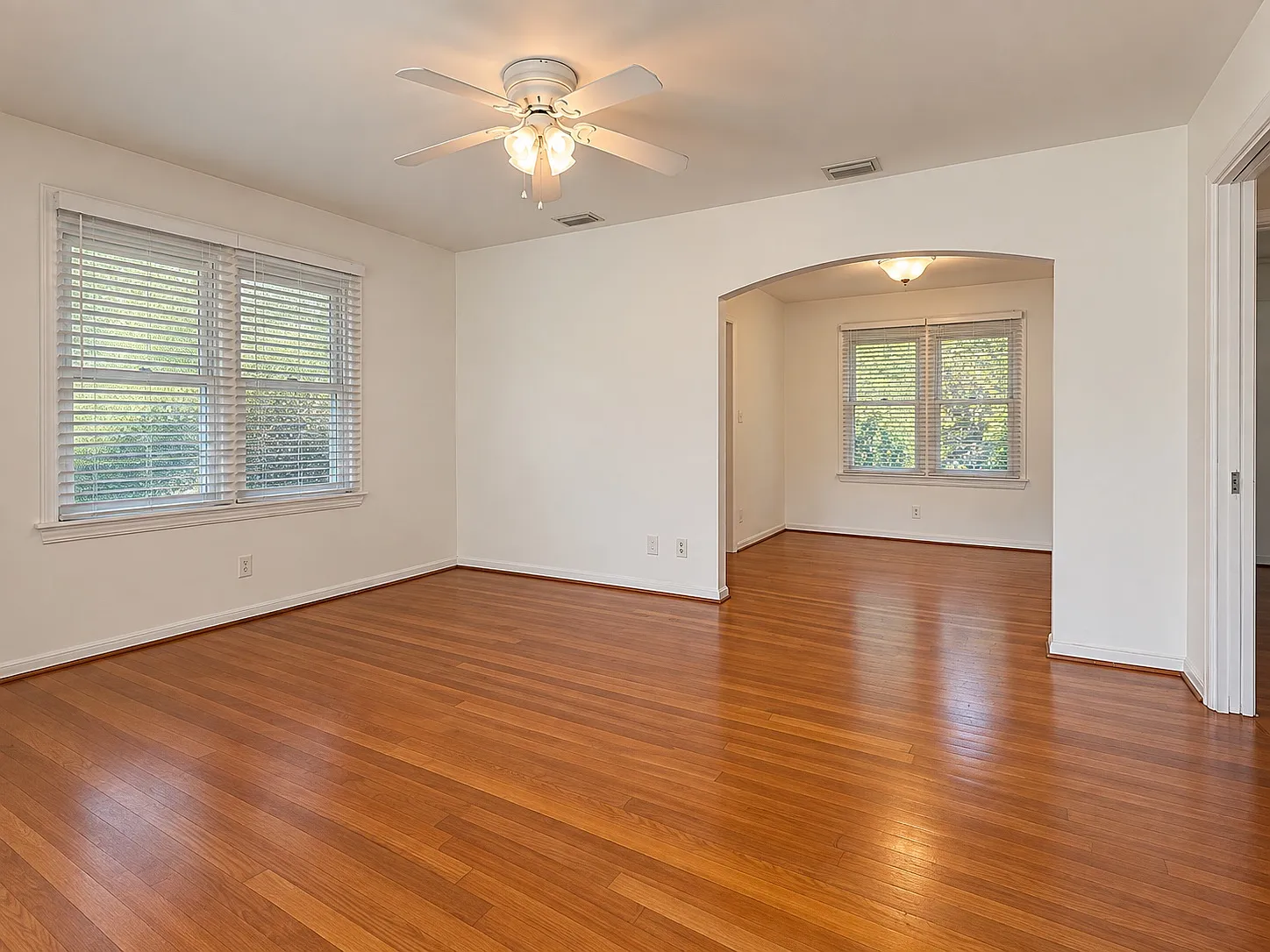 1034 Monroe St — Photo 4