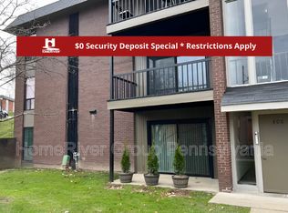800 College Park Dr APT 5, Coraopolis, PA 15108