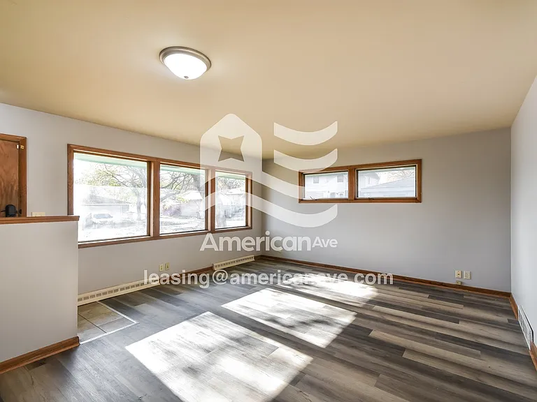 1536_005_living_room_14174413.jpg