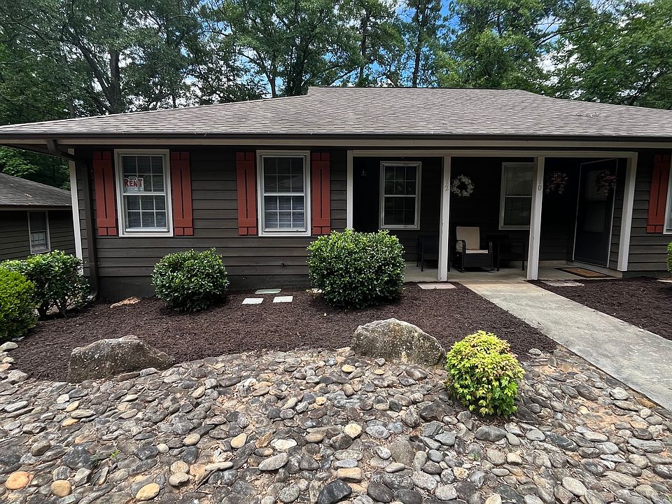 1st image of 12 Oakwood Dr