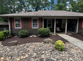 12 Oakwood Dr, Greenville, SC 29609