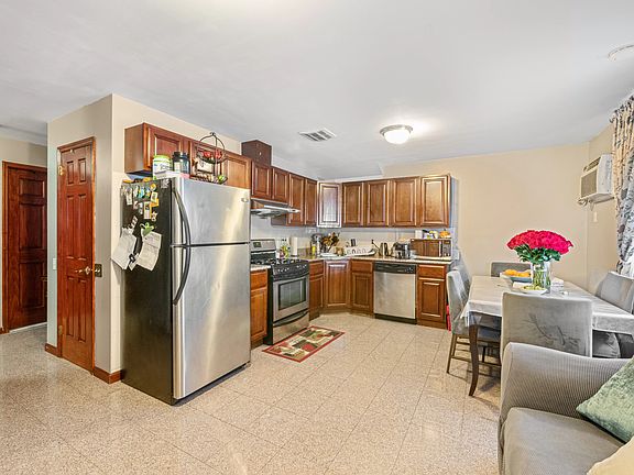 3rd image of 3520 31st St