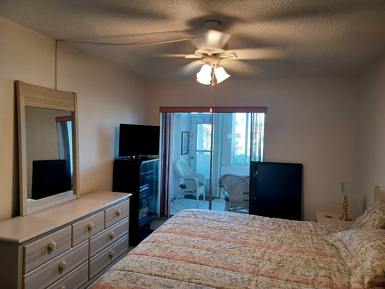4725 Cove Cir #108 — Photo 12