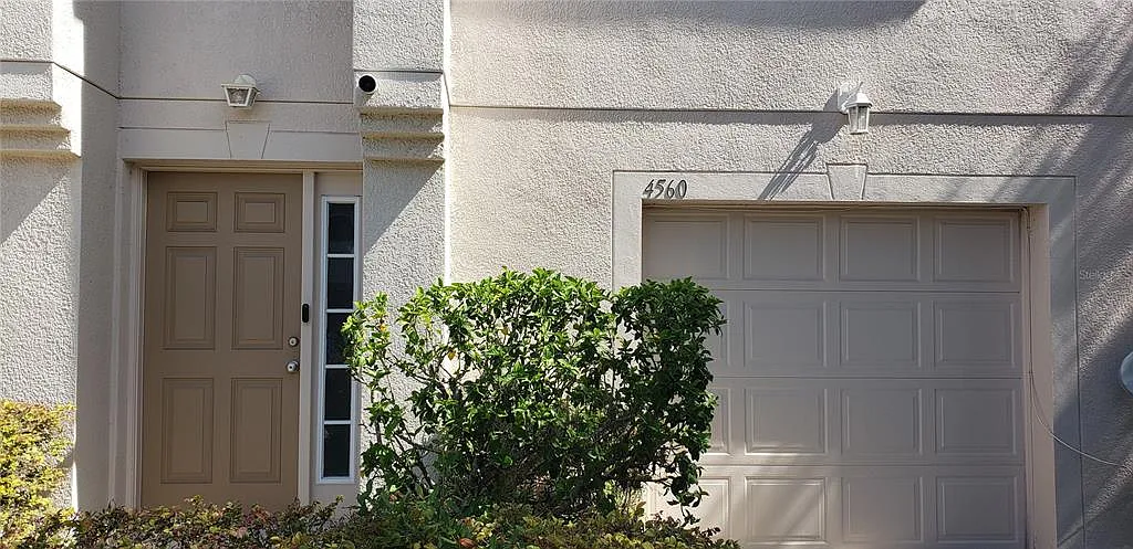 3 bed, 2.5 bath, 1398 sqft, $2,300 — Photo 2