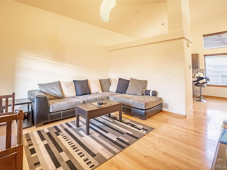 1148 S Boston Ct — Photo 19
