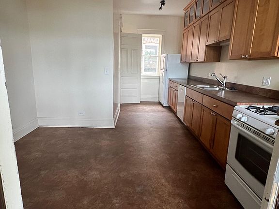 2nd image of 5637 S Dorchester Ave APT 3