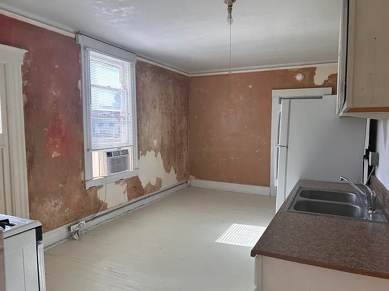 300 E 17th St — Photo 23