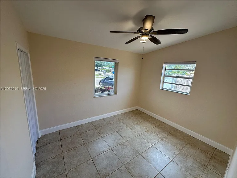4410 SW 39th St — Photo 20