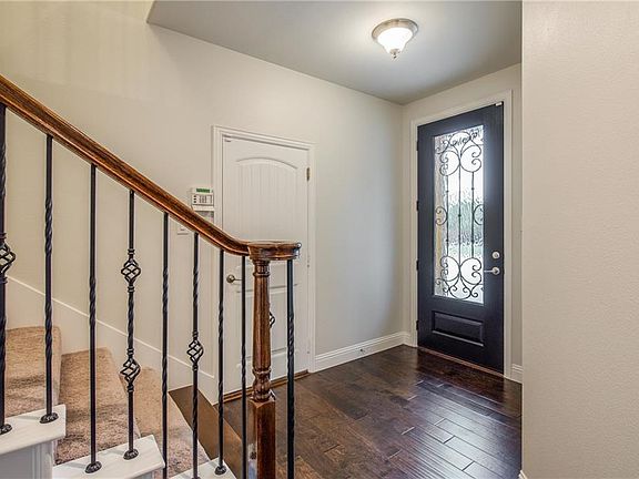 2nd image of 2680 Venice Dr #1