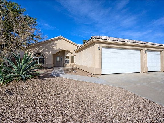 3rd image of 2427 E Sage Dr
