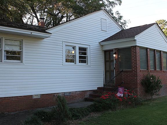 3rd image of 524 Hartwell Rd