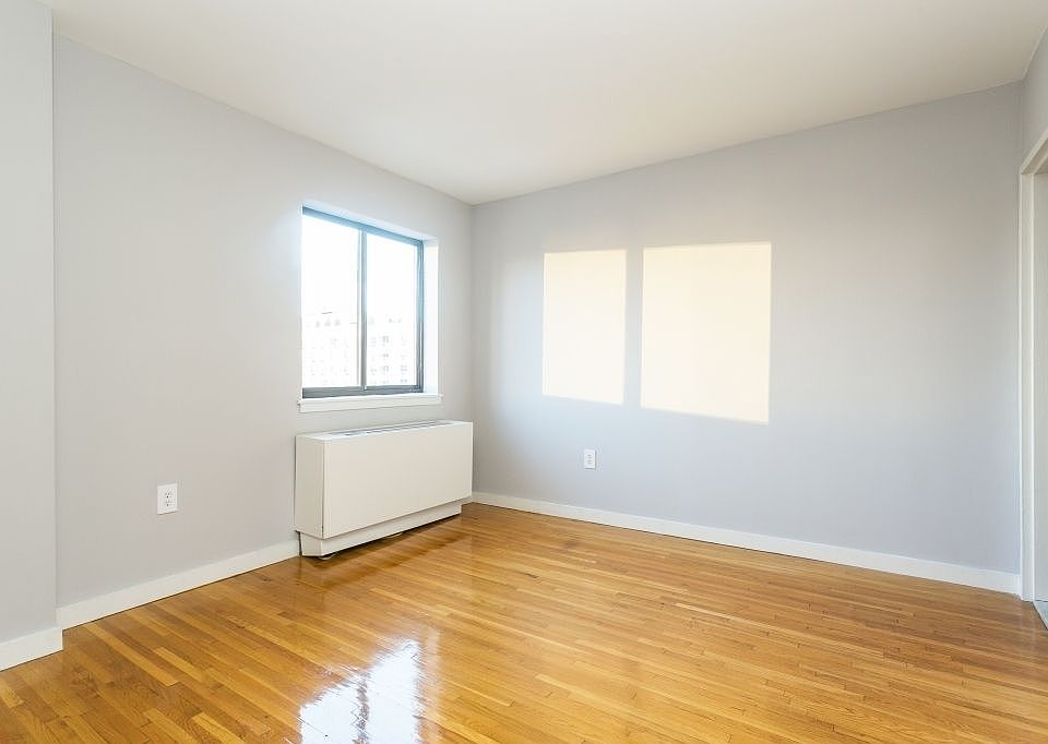 2nd image of 228 E 81st St APT 4B