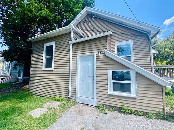 5th image of 1172 E Walnut St