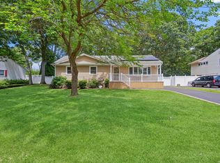 409 Thrift St, Ronkonkoma, NY 11779