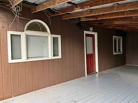2nd image of 974 Orchard Ln
