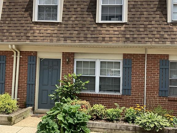 2nd image of 420 Hammond Pl
