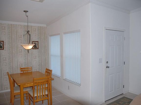 3rd image of 407 Creekview Dr