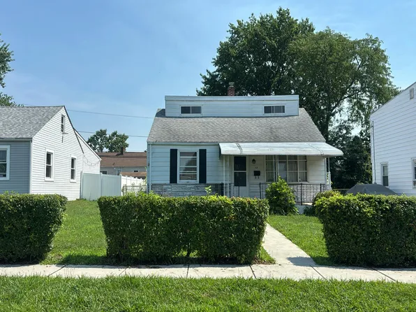 13 Love Ln, Norwood, PA 19074