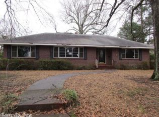1901 S Oak St, Pine Bluff, AR 71601