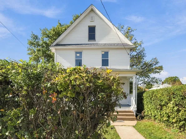 2528 Farnam St, Davenport, IA 52803