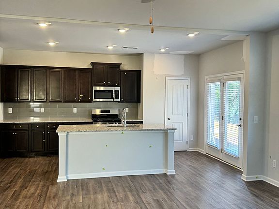 3rd image of 41 Shelter Ln