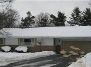 6134 S Oval Rd, New Franklin, OH 44216