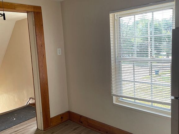 3rd image of 843 1st St NE Unit 2