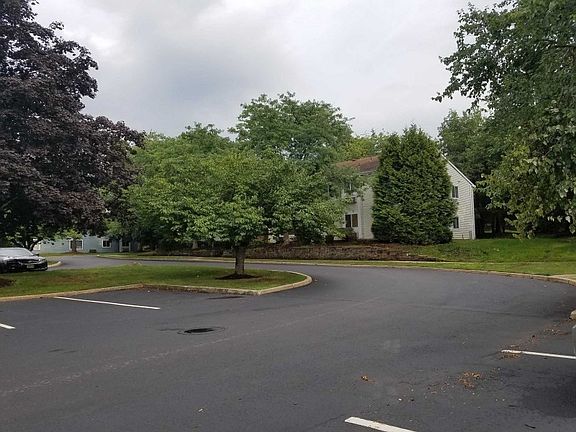 5th image of 9 Steeplechase Ct #9