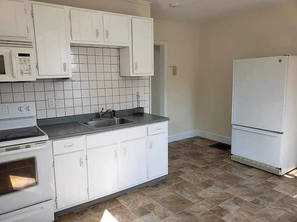 2 bed, 1.0 bath, 800 sqft, $2,750 — Photo 3