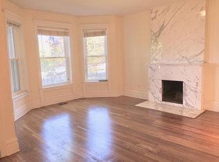 4330 N Sheridan Rd #1F, Chicago, IL 60613