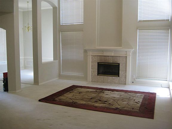 2nd image of 9810 Cliffside Dr