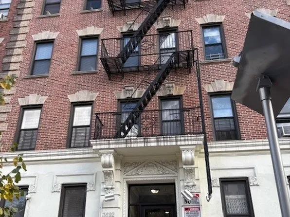 3692 Broadway image 1 of 5