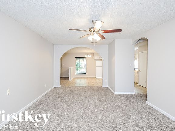 4th image of 5905 Crepe Myrtle Dr