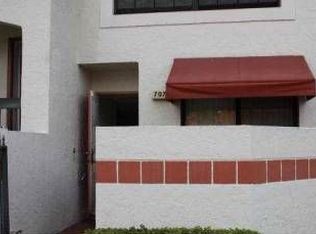 707 Freedom Ct, Deerfield Beach, FL 33442